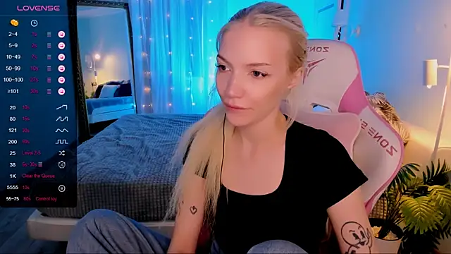 AnyaTaylor_ webcam