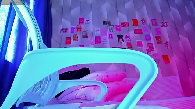 Alanna_Pow webcam