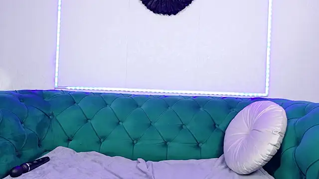IvanaCharm webcam