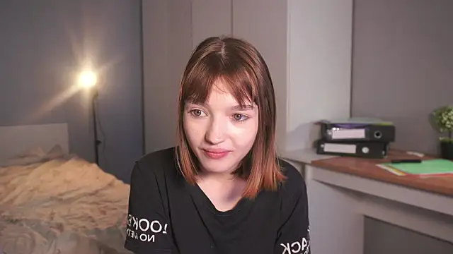Leyla_crsh webcam