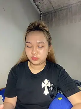 Almira6868 webcam