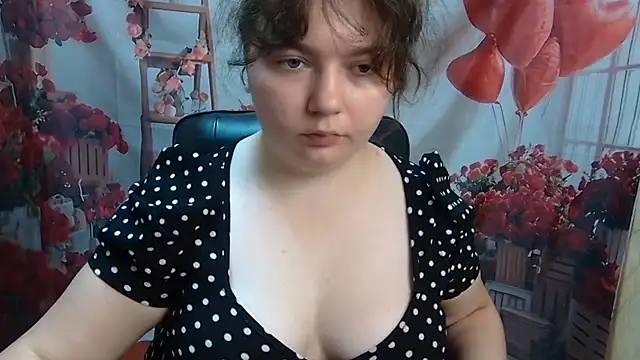 NeonilaLisova webcam