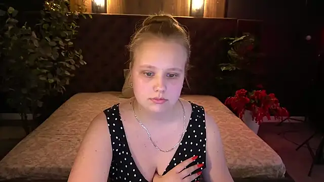 CrystallPaws webcam