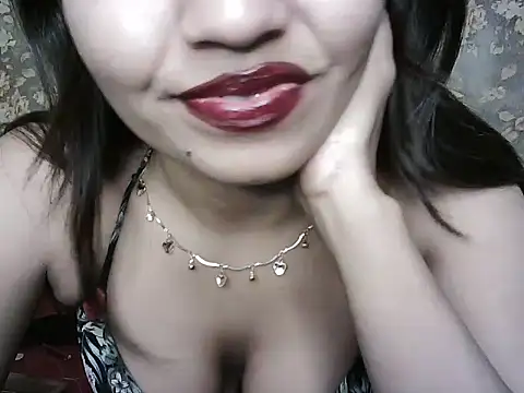 Naughtyy-_amisha webcam