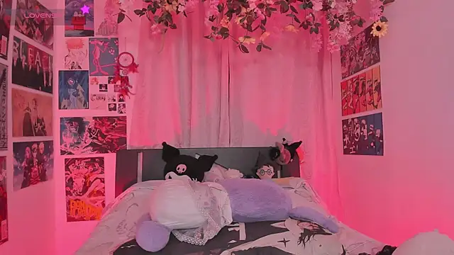 MissCurvyTop webcam
