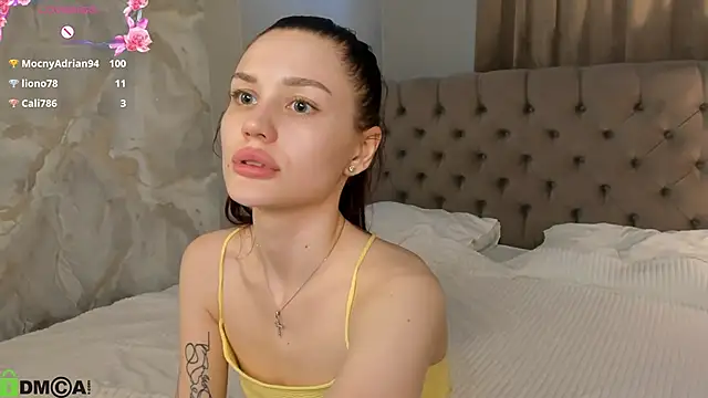 Aria_Mila webcam