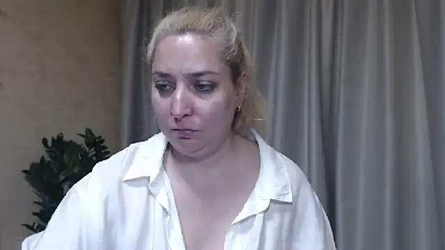 sweetpussy13 webcam