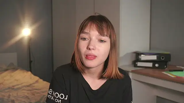 Leyla_crsh webcam