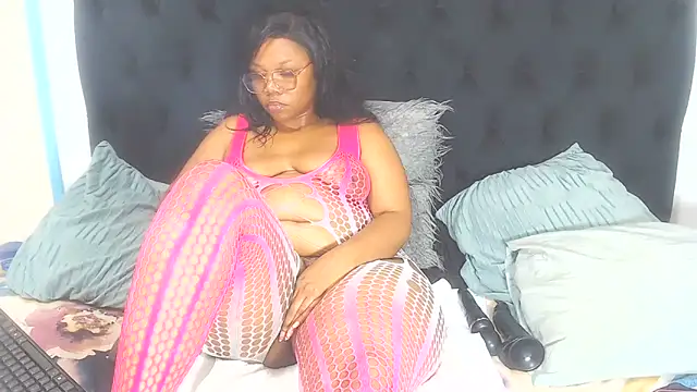 BootyClitQueen webcam