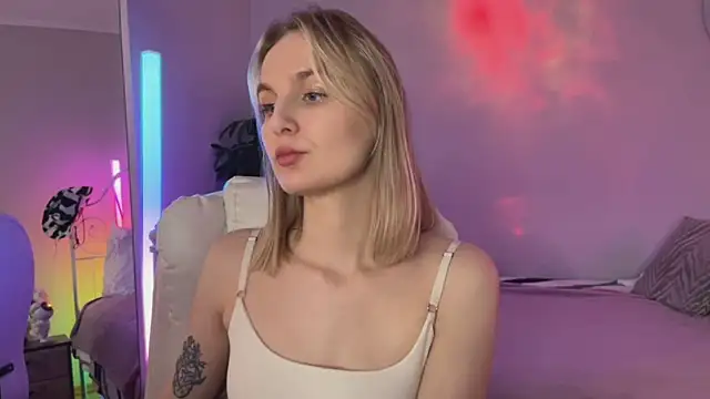 _vikky_moon_ (F young) - take off my top