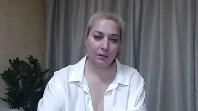 sweetpussy13 webcam