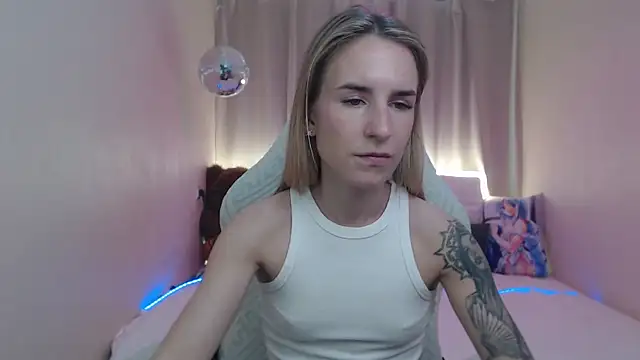 DeboraHorny webcam