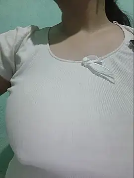 Shine_Mai webcam