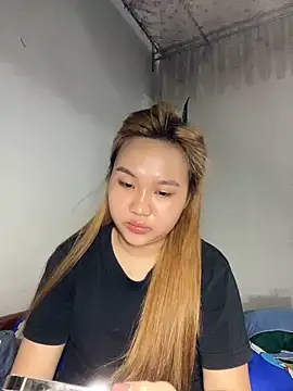 Almira6868 webcam