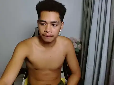 curlyasian_njxx webcam