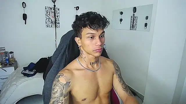 Leonard_Price live sex cam