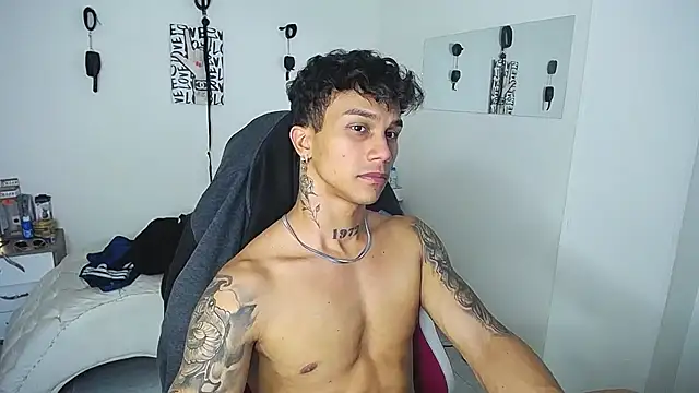 Leonard_Price webcam