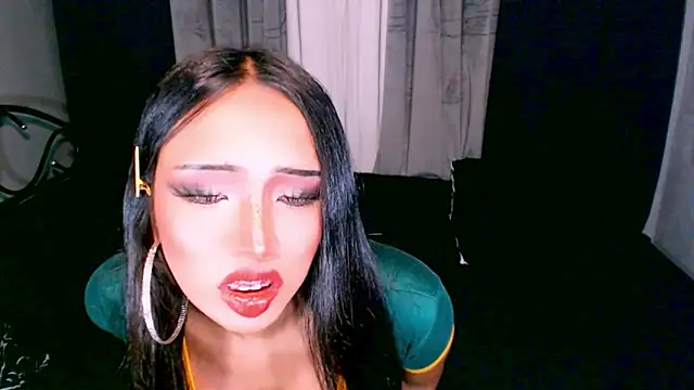 xUrGoddess_islaCumsAlotx webcam