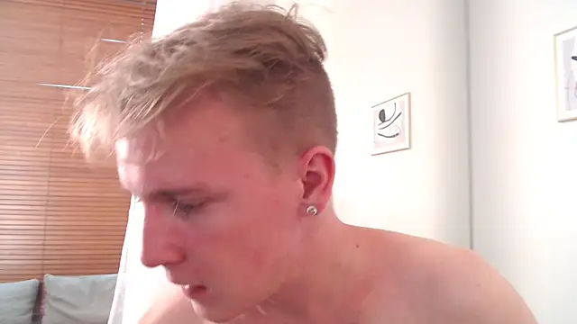 AlexxSweet webcam