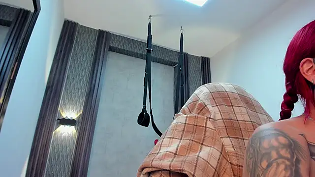 selene_red_ webcam