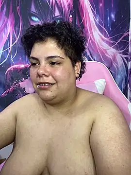 Hailey_Curvy webcam