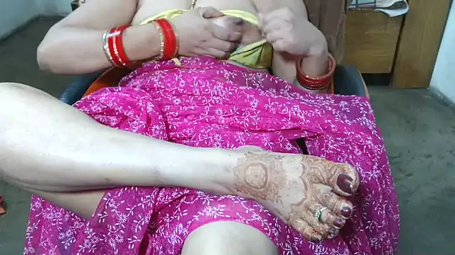 Cute_Mahi22 webcam