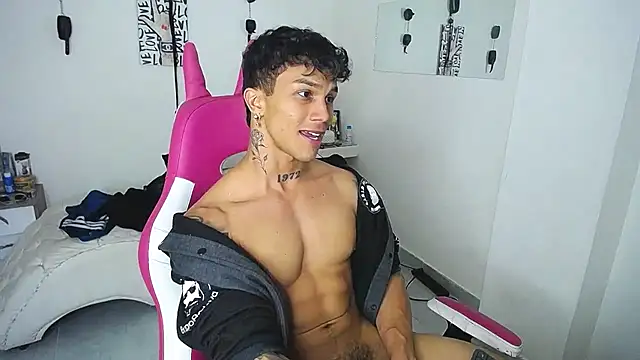 Leonard_Price live sex cam