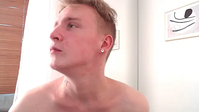 AlexxSweet webcam