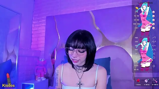 NaniiSisy webcam