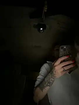 ThornsandHoney webcam