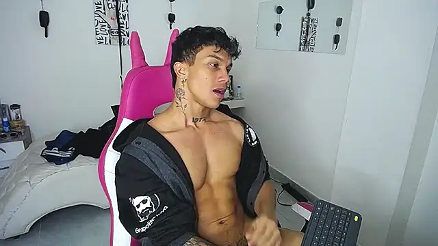 Leonard_Price webcam