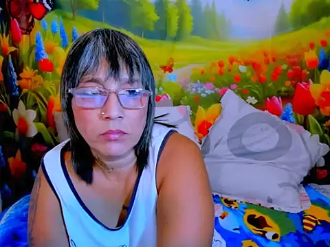 indianroxy webcam
