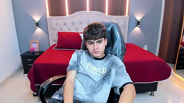 Tommy18__ webcam