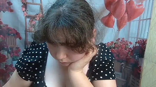 NeonilaLisova webcam
