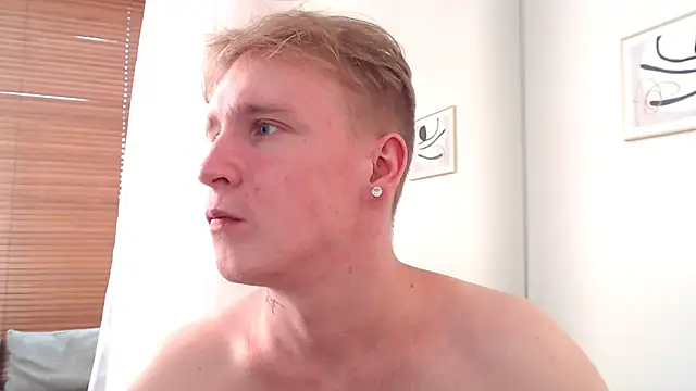 AlexxSweet webcam