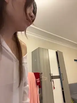 qiuqiu_018 - Qiuqiu_018's free webcam - UK Sex Cams