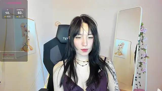 AliceeinWonderlanddd webcam