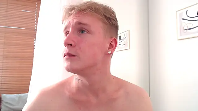 AlexxSweet webcam