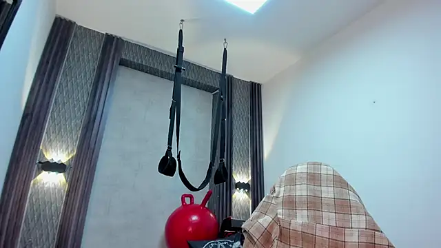 selene_red_ webcam