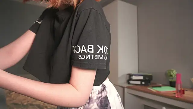 Leyla_crsh webcam