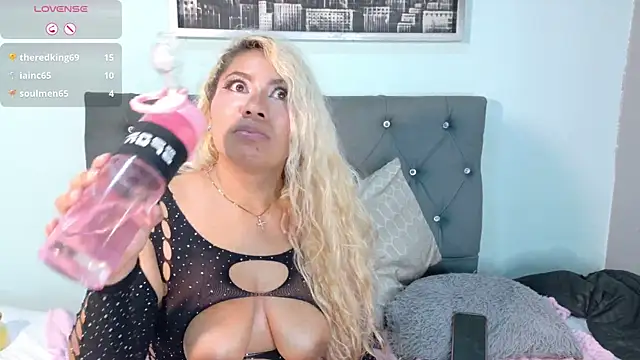 IvonnyBon_gh webcam