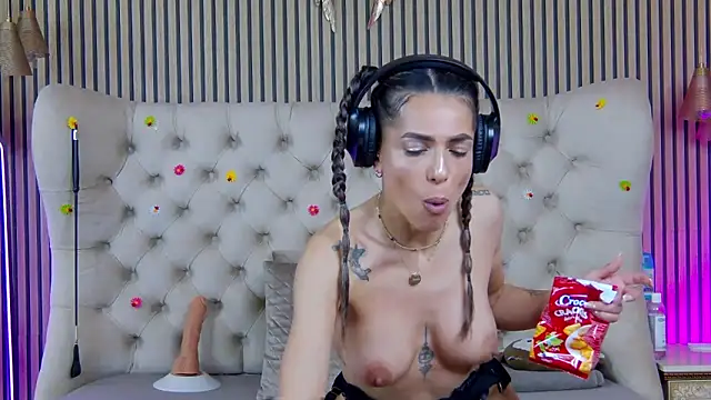 PlayfulShow webcam