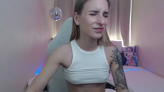 DeboraHorny webcam