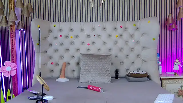 PlayfulShow webcam