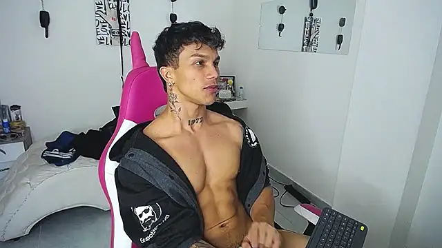 Leonard_Price webcam
