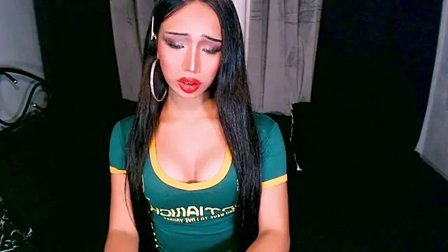 xUrGoddess_islaCumsAlotx webcam