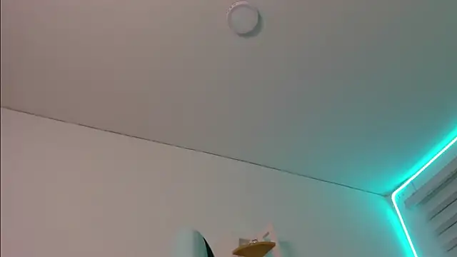 Sara_Red_X webcam