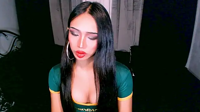 xUrGoddess_islaCumsAlotx webcam