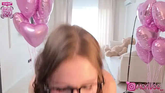 delorathecookiee webcam