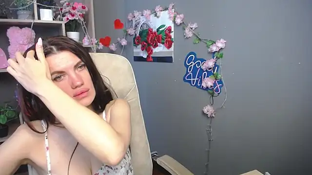 MilaLoona webcam